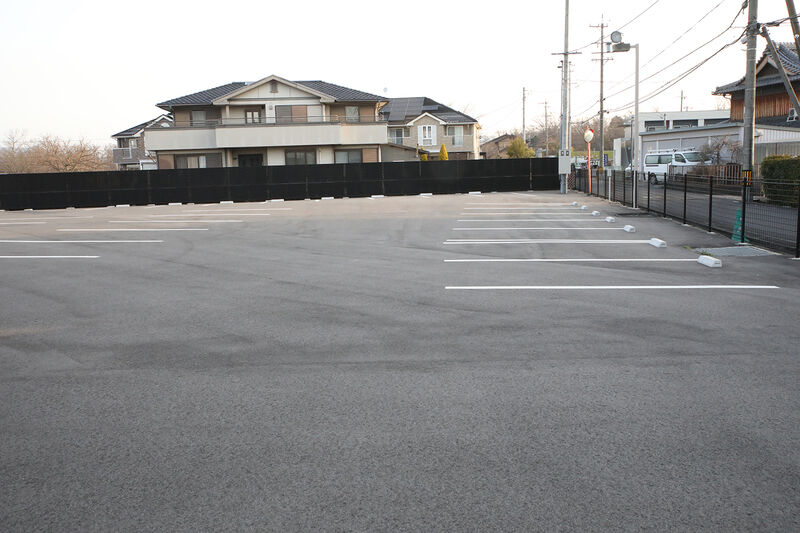 家族葬会館SORAE 西明寺 駐車場