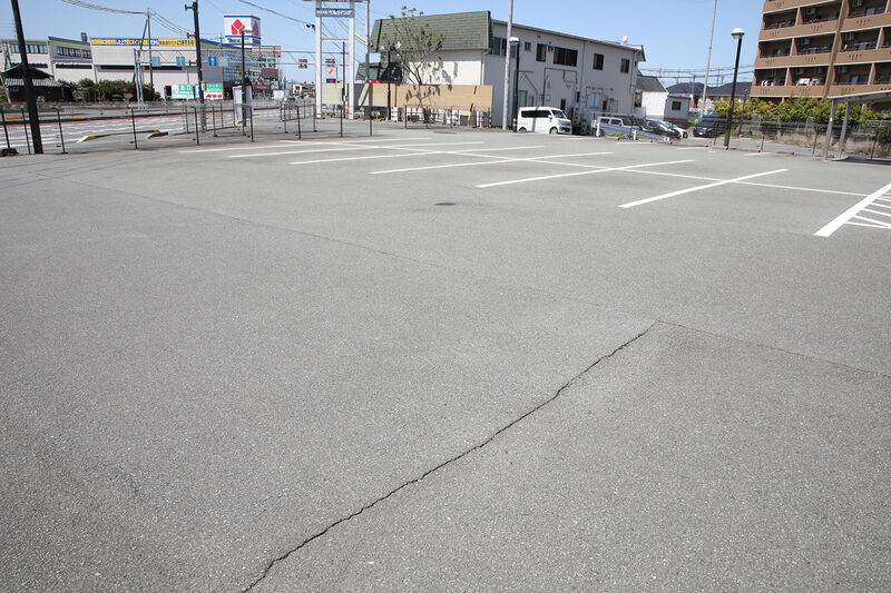シティホール伊勢 駐車場