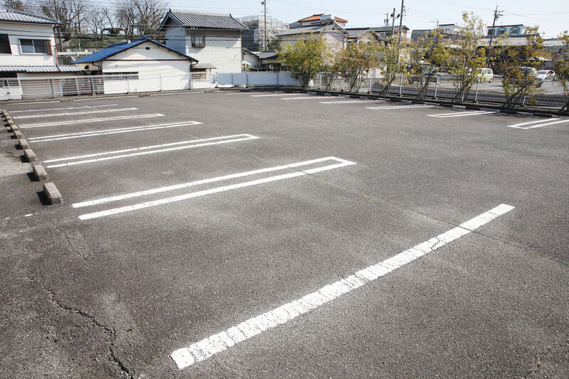 光倫会舘桜ホール ー駐車場