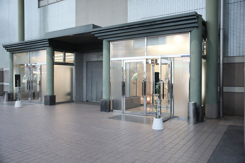 シティホール津 玄関
