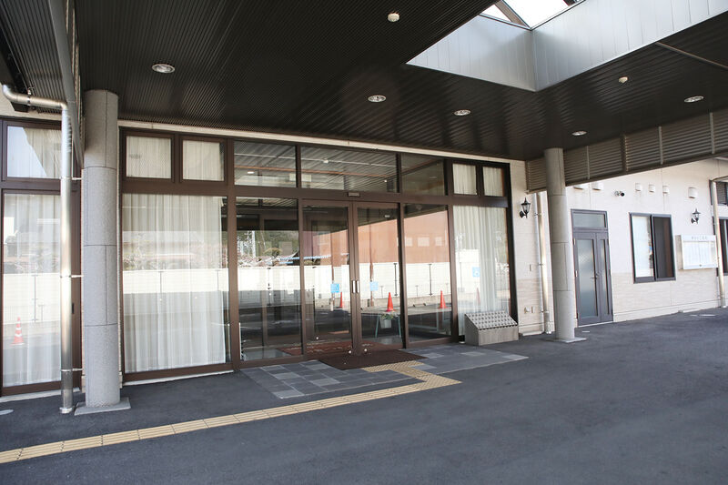 おきつも会館 玄関