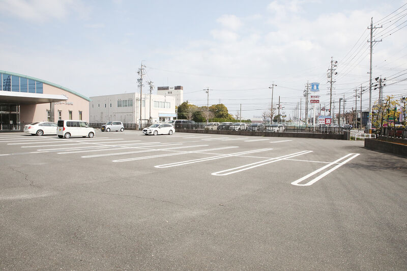 虹のホール鈴鹿 駐車場