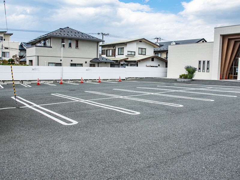 セレモニーハート緑 駐車場