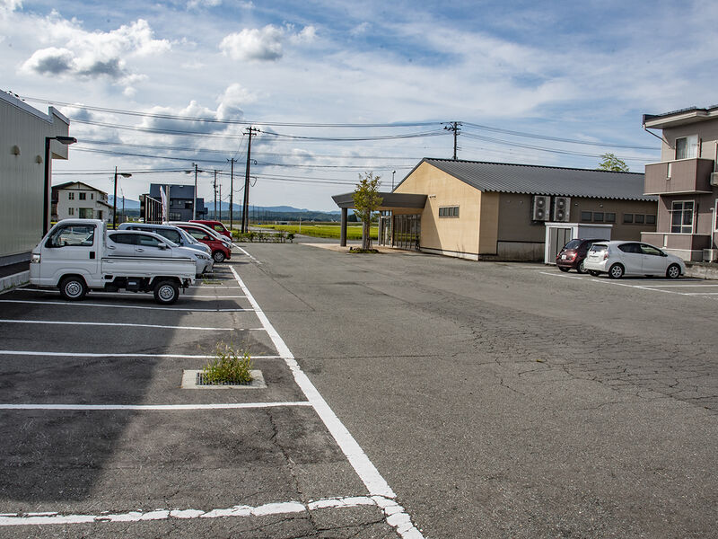 やすらぎファミリエ茶屋町 駐車場