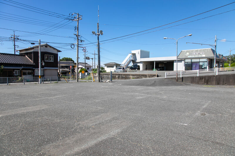 川棚斎場 駐車場