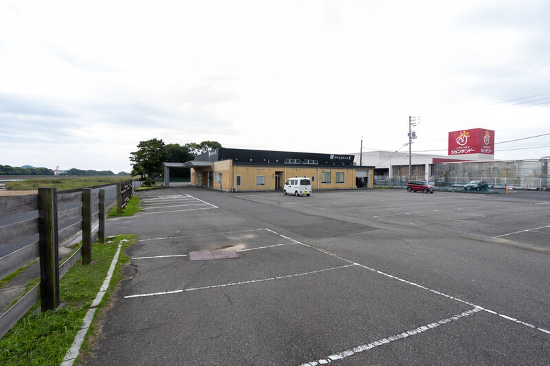 やすらぎホール光 本館 駐車場 (1)