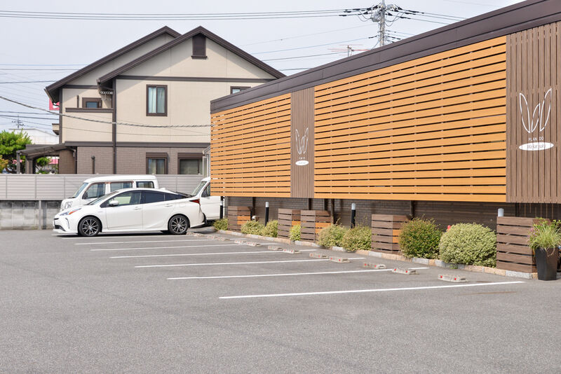 プランドゥワカツキ　光の部屋 駐車場