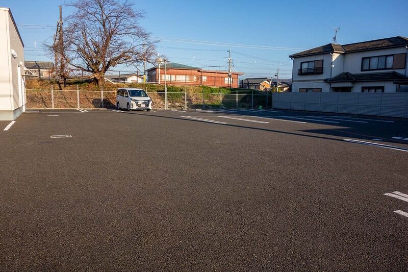 虹のホール「やわらぎ稲枝」 駐車場1