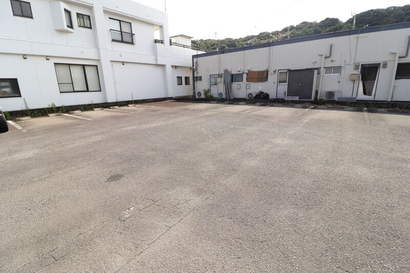 つるみ会館 駐車場