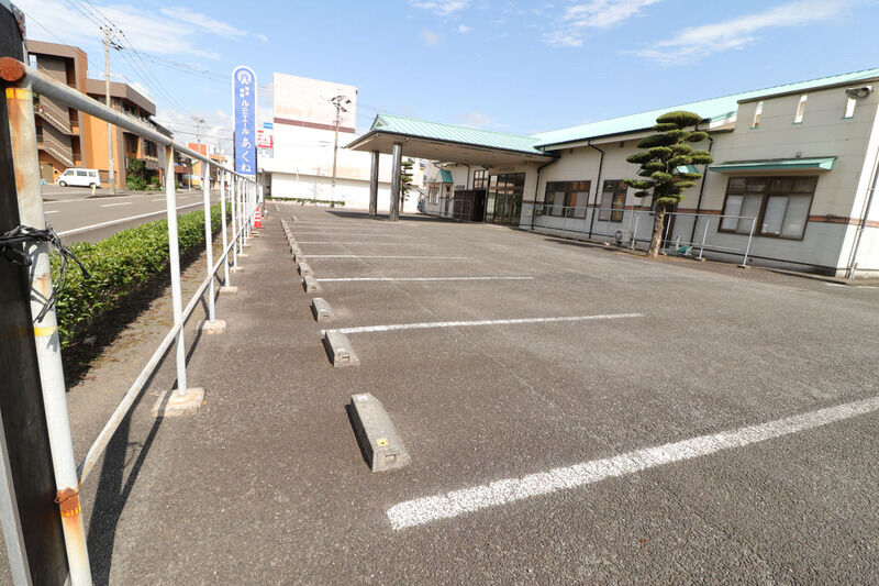 ルミエールあくね 駐車場