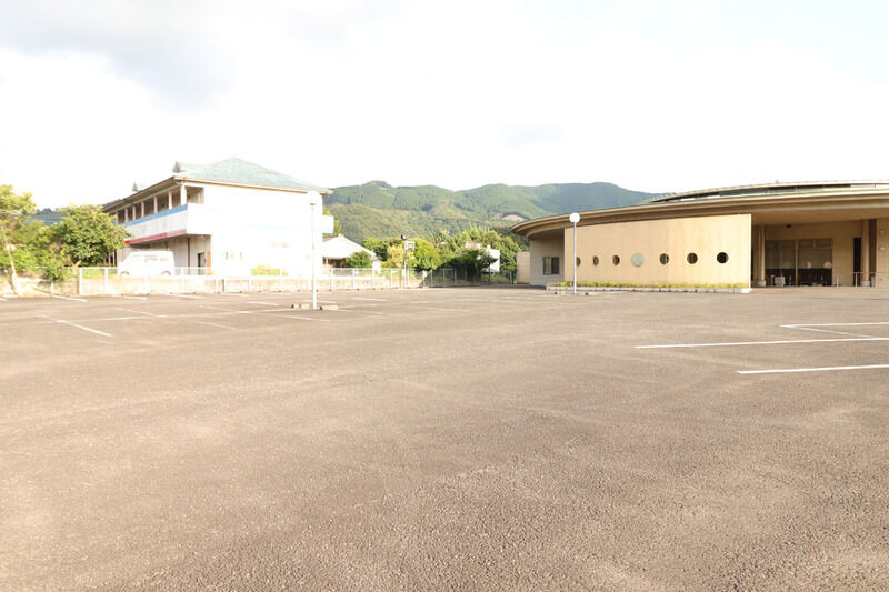 永利中央斎場 駐車場