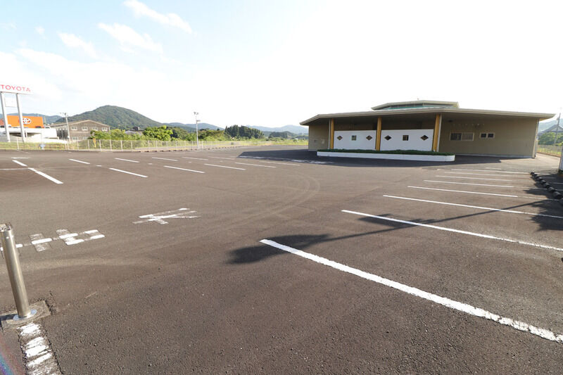 隈之城中央斎場 駐車場