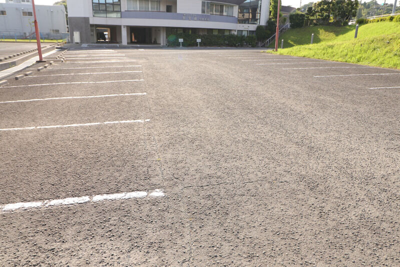 中郷斎場 駐車場