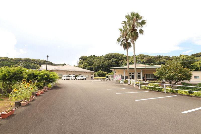 さくら会館 駐車場-1