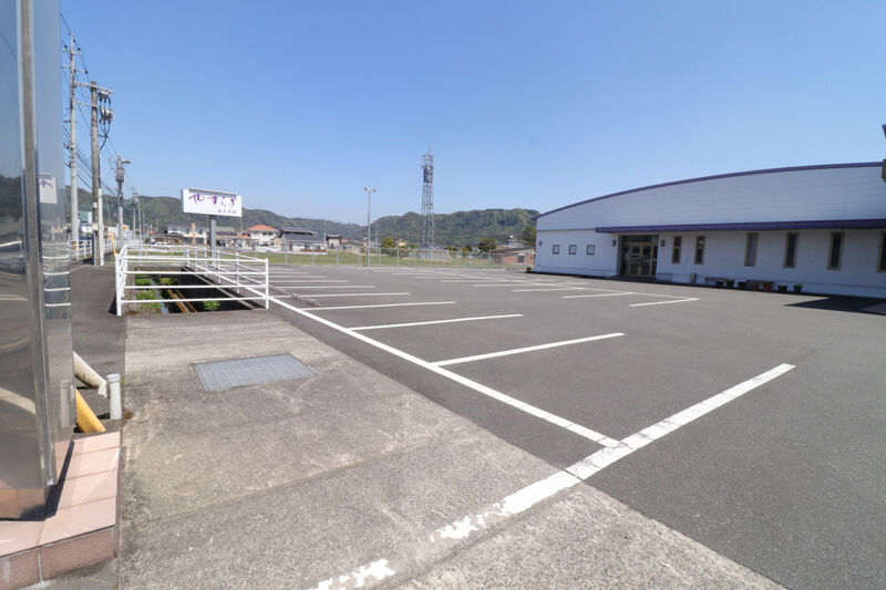 国分斎場 駐車場1