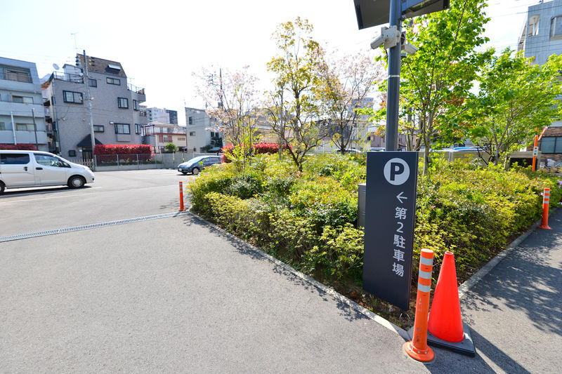 四ツ木斎場 駐車場1