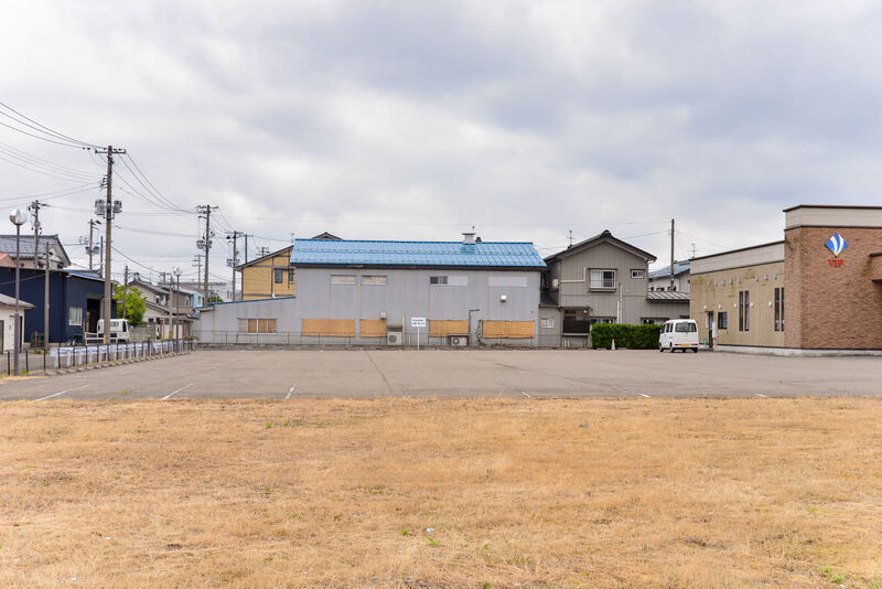 VIPシティホール嵐南 駐車場