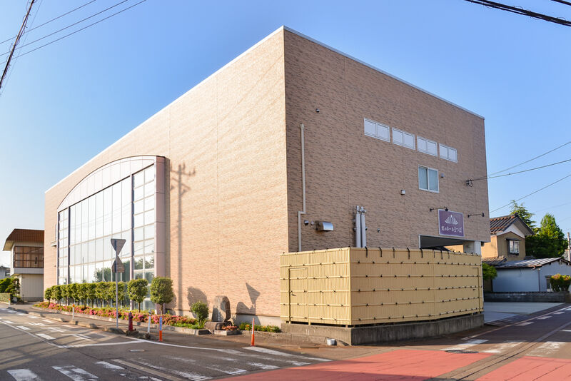 虹のホール　まつば 外観３