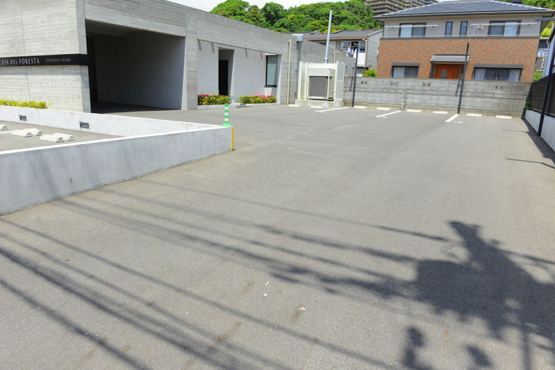 メモワール　森の邸宅 駐車場