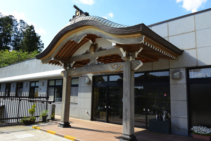 緑山霊園　瑞谿殿 入り口