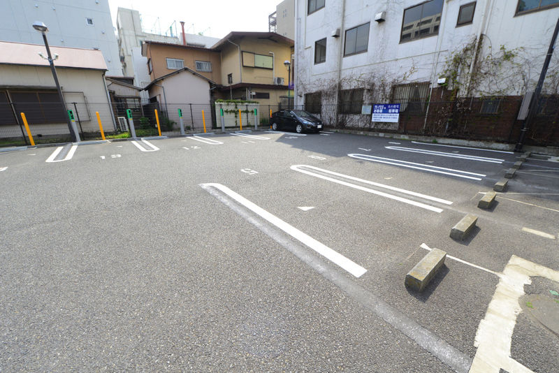 メモワールホール 駐車場
