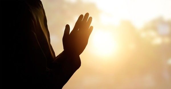 神道式の「神葬祭」の流れとは？仏式との違いも解説