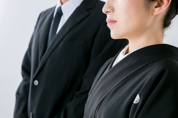 家族葬とはどこまで？声をかける範囲に決まりはあるの？