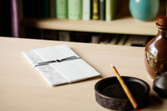 不祝儀袋の選び方とは？表書きやお金の入れ方も紹介します