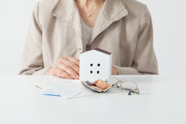 死亡時の不動産の名義変更手続きとは？必要書類も紹介します