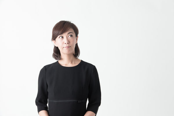 家族葬の服装のマナーとは？親族や参列者など立場の違いによる服装も紹介します