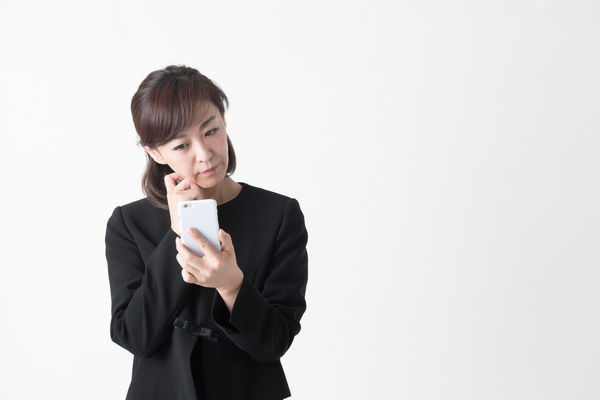 家族葬の事後報告の仕方とは？文例も紹介します