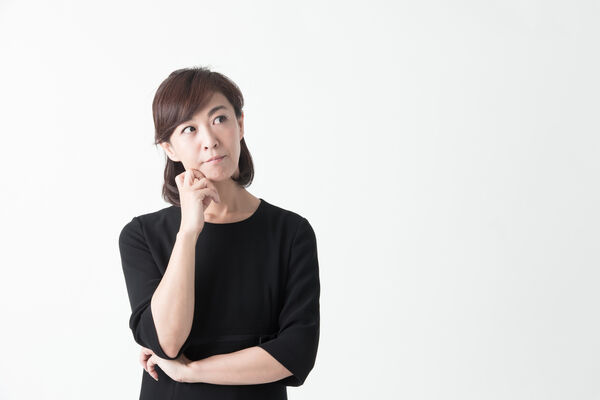 遠方からの葬儀参列者への交通費の負担は？