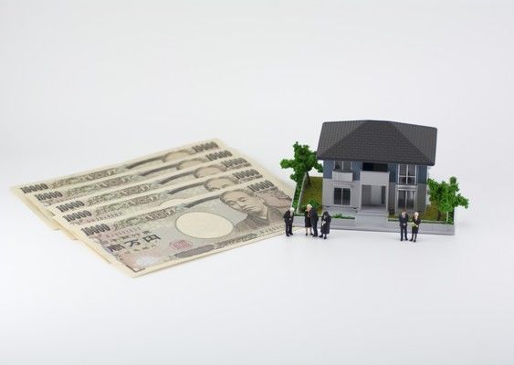 家族葬の費用相場はいくら？10人・20人のケースや料金を抑える方法を解説