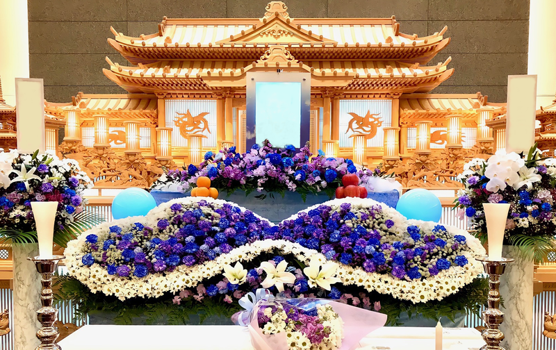 葬儀事例: 洋花祭壇にこだわった33万 市営斎場 1dayプラン