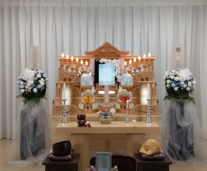葬儀事例: 代々幡斎場で会員様の白木祭壇葬儀