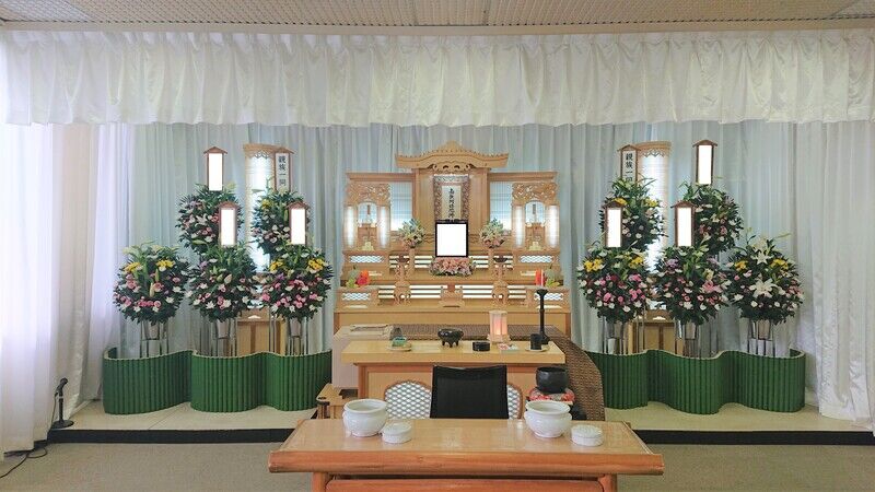葬儀事例: 茨木市営葬儀　第五式場　花廣　家族葬