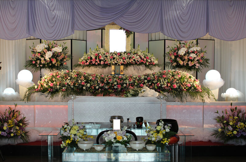 葬儀事例: 戸田葬祭場にて花祭壇の家族葬