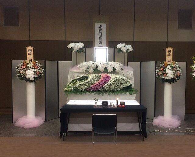 葬儀事例: 大阪市立北斎場 中式場で家族葬