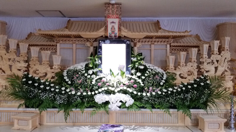 葬儀事例: 花祭壇にこだわったお葬式