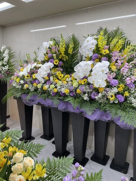 葬儀事例: メモリアホール澄川　祭壇にご家族の想いがこもった家族葬