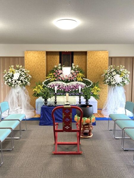 葬儀事例: お花で送る家族葬