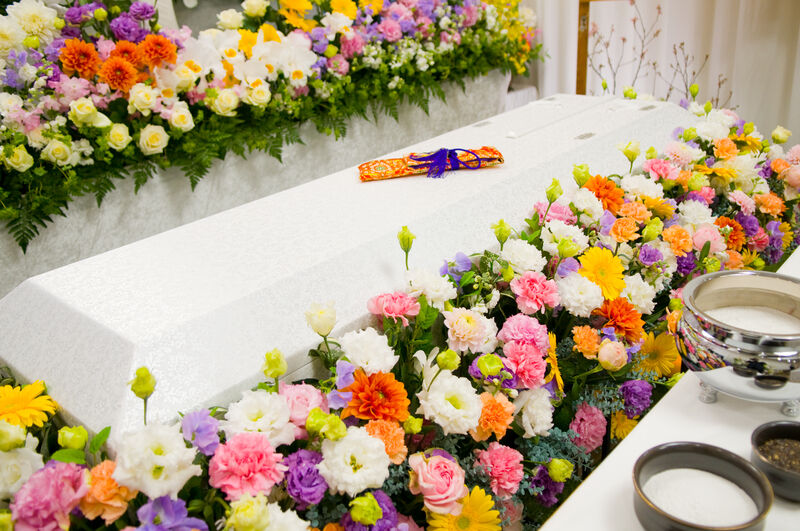 葬儀事例: 花で彩る家族葬