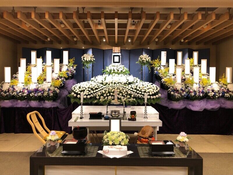 一般葬　生花祭壇1例