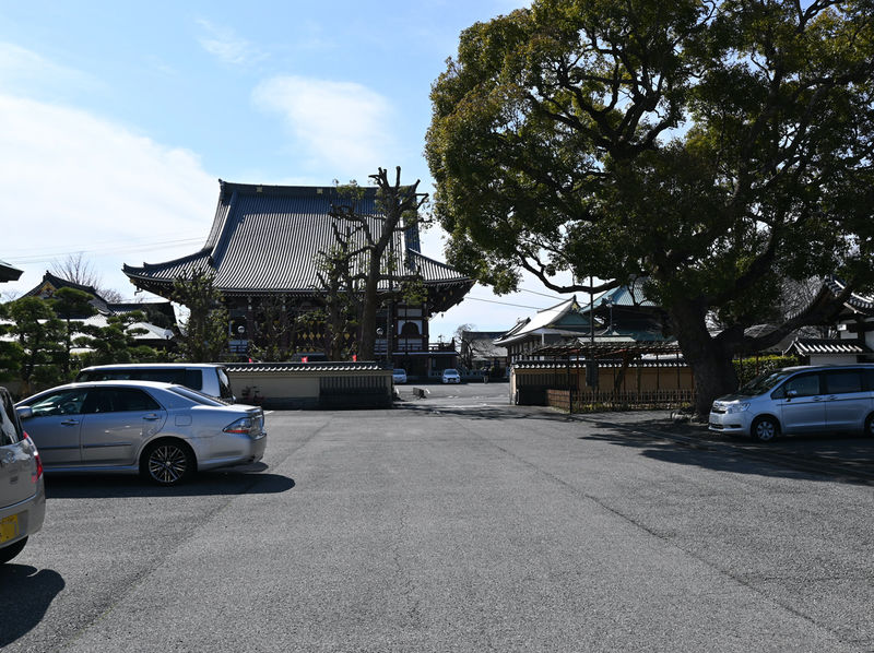 池上本門寺 本堂と駐車場
