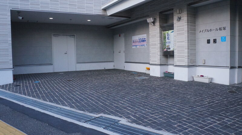 メイプルホール桜塚 駐車場