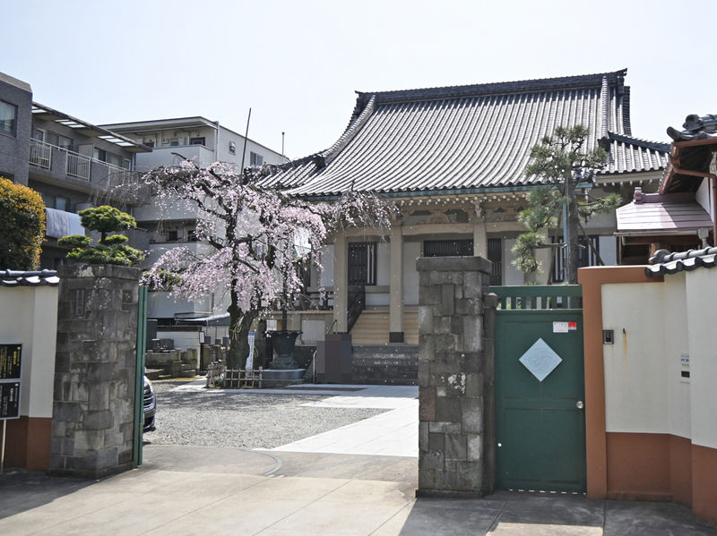 西應寺 正門と本堂