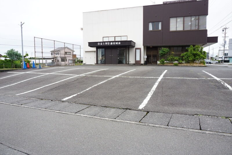 富士葬祭　藤枝城南 駐車場１