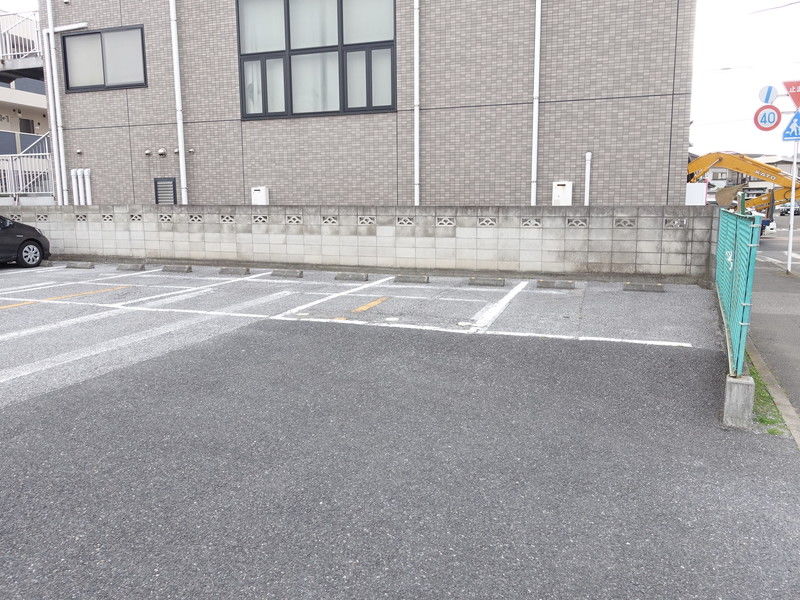 ふかやま鎌ヶ谷斎場 駐車場1