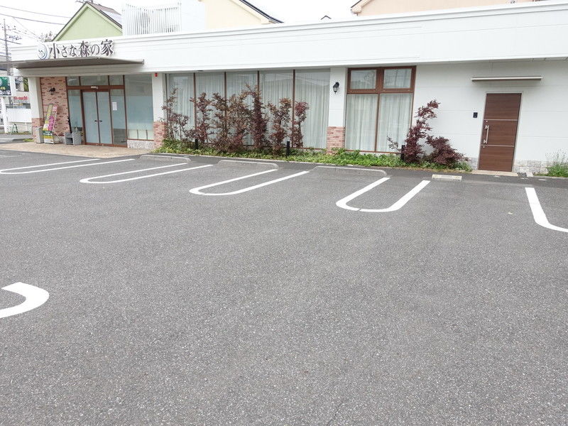 小さな森の家 松戸六実・高柳 駐車場