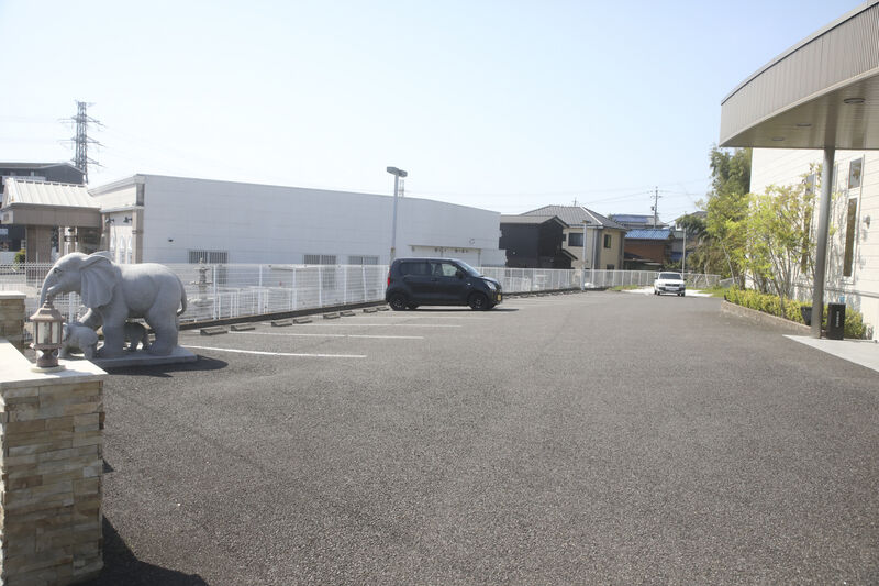 ハートホール上野 駐車場